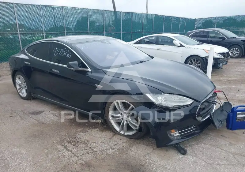 2015 Tesla Model S фото