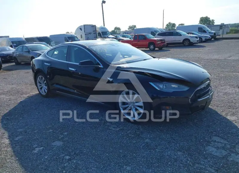 2015 Tesla Model S photo