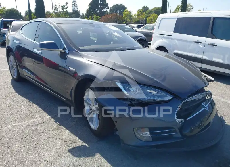 2015 Tesla Model S photo
