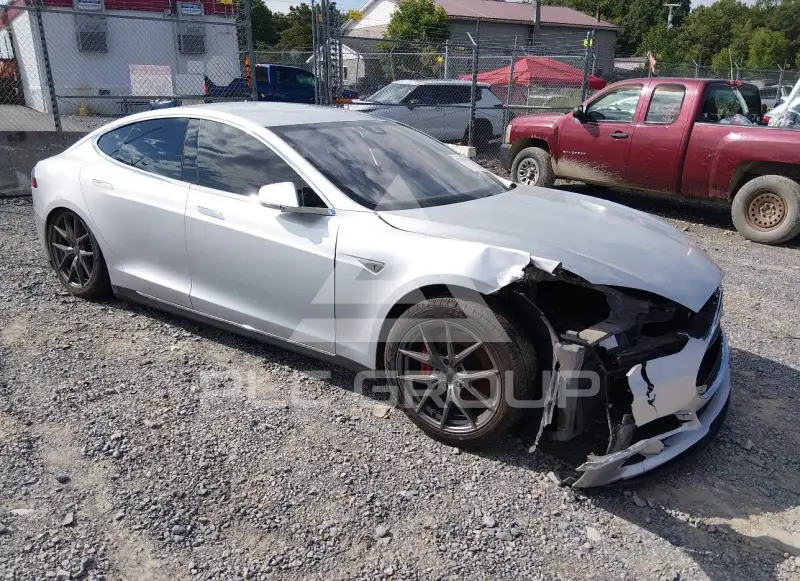 2015 Tesla Model S photo