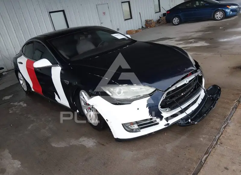 2015 Tesla Model S фото