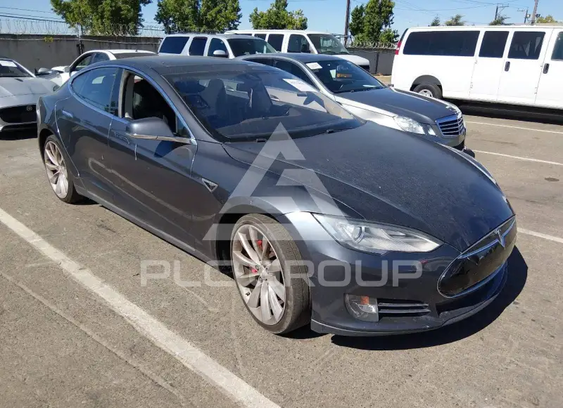 2015 Tesla Model S фото