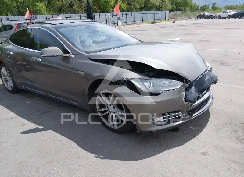 2015 Tesla Model S фото