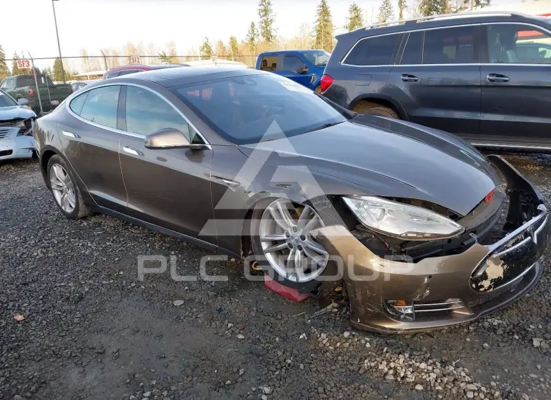 2015 Tesla Model S фото