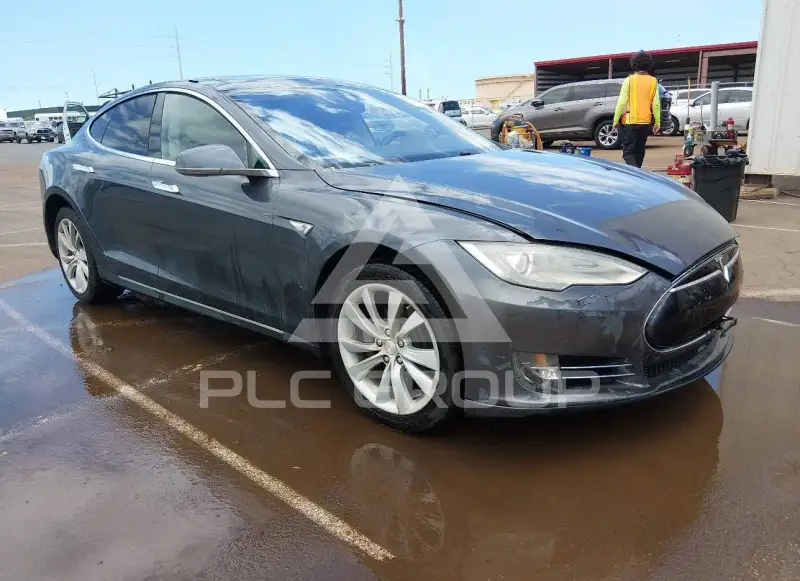 2015 Tesla Model S фото