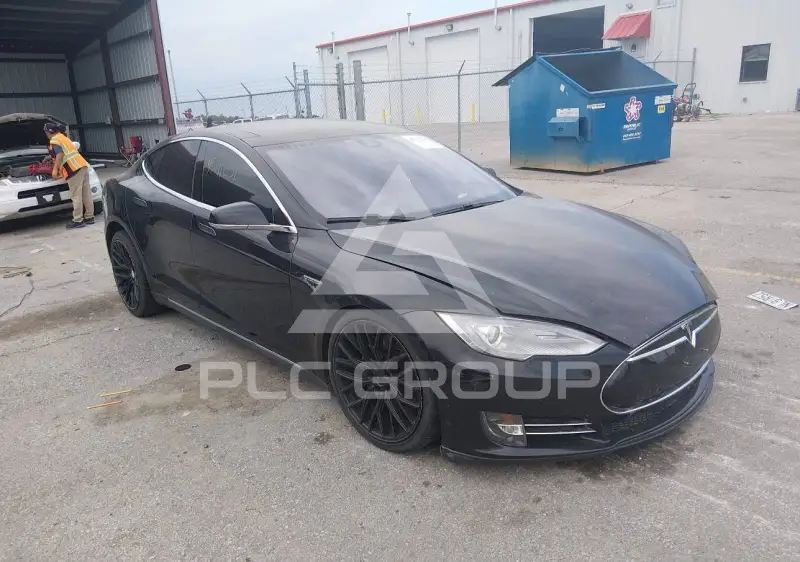 2015 Tesla Model S фото