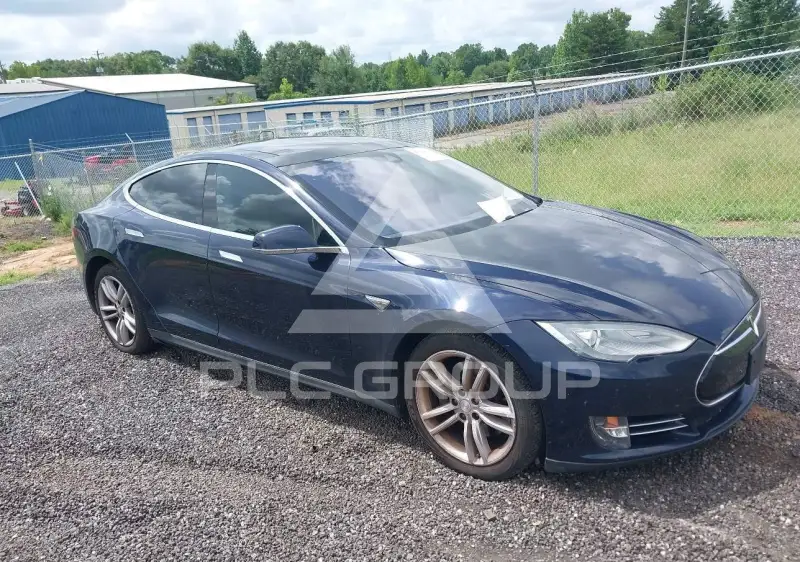2015 Tesla Model S фото