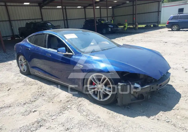 2015 Tesla Model S фото