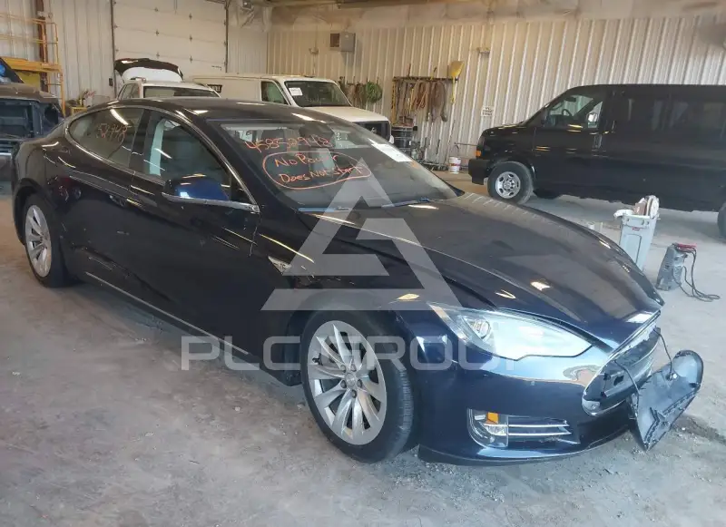 2015 Tesla Model S фото