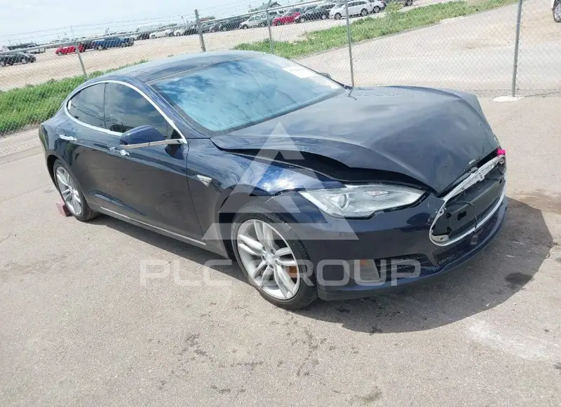2015 Tesla Model S фото