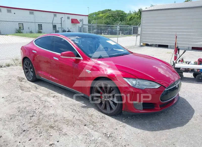 2015 Tesla Model S фото