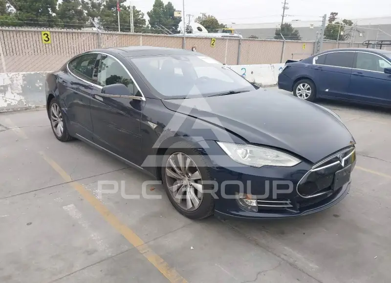 2015 Tesla Model S фото