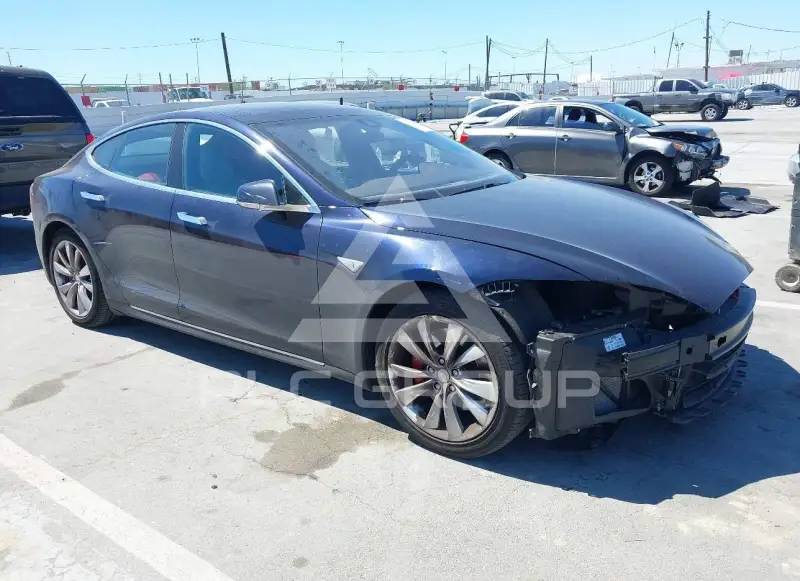 2015 Tesla Model S photo