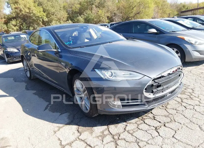 2015 Tesla Model S фото