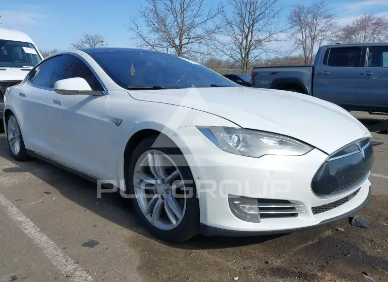 2015 Tesla Model S фото
