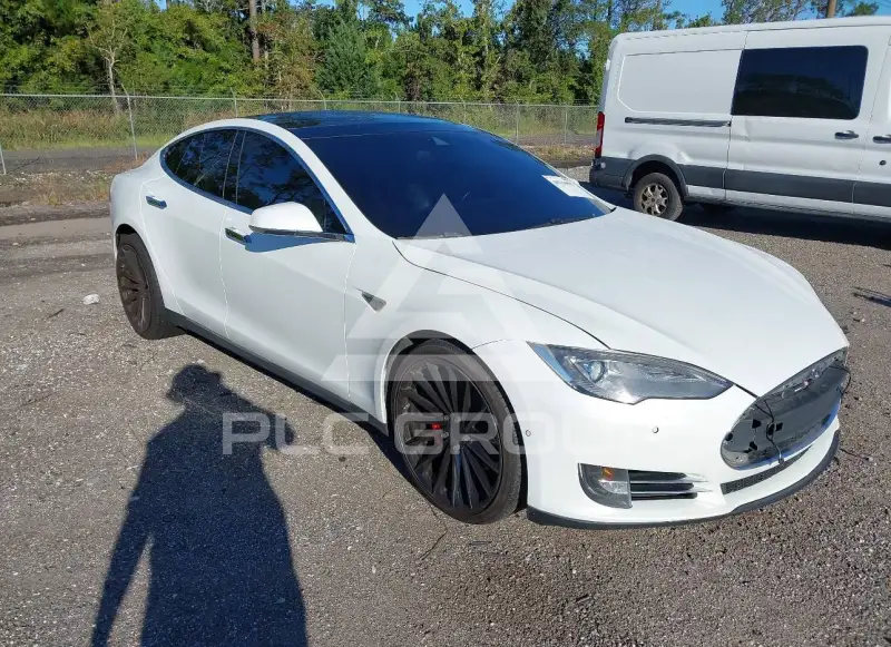 2015 Tesla Model S photo