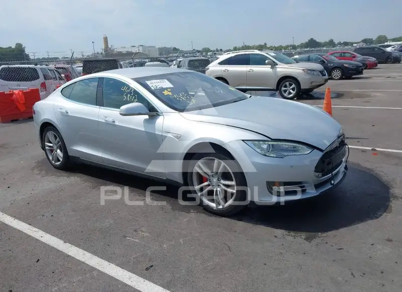 2015 Tesla Model S photo