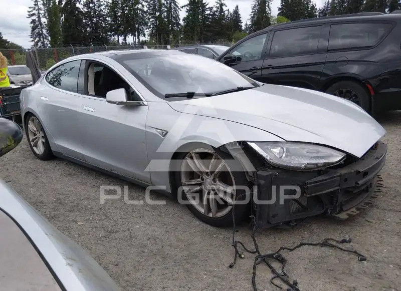 2015 Tesla Model S фото