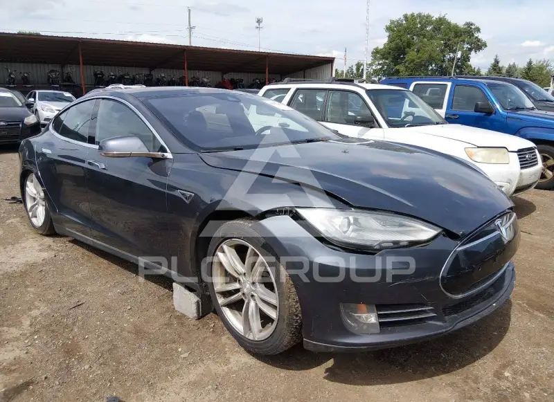 2015 Tesla Model S фото