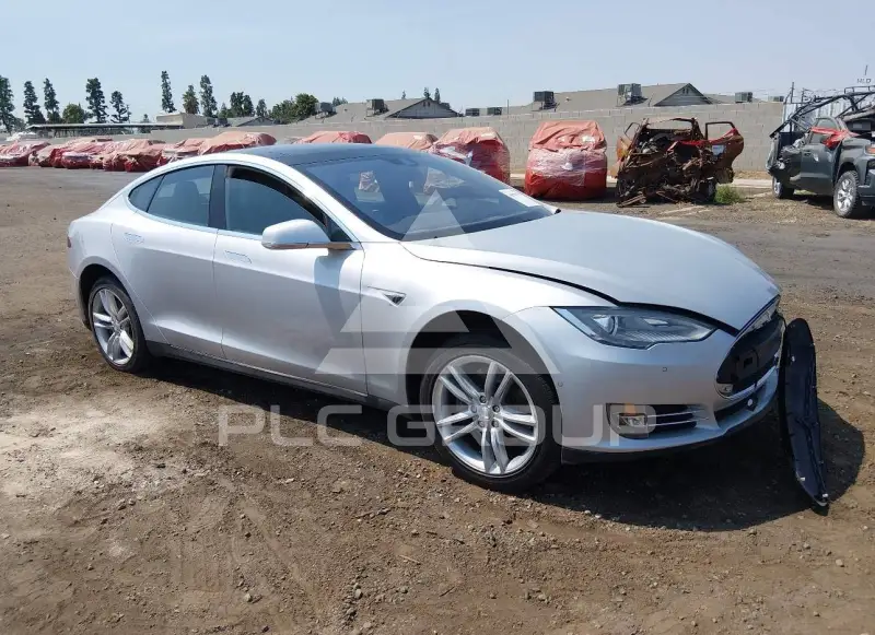 2015 Tesla Model S photo