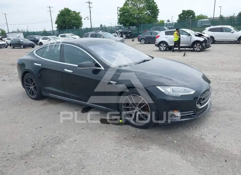 2015 Tesla Model S фото