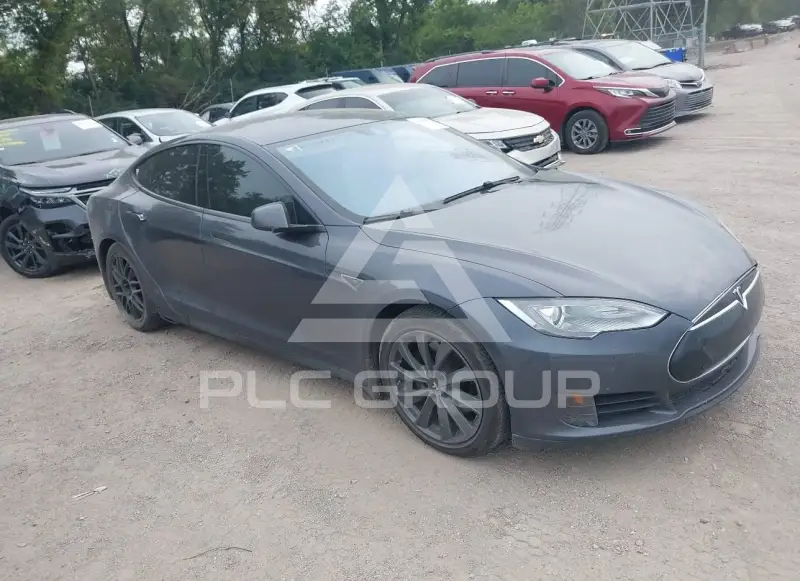 2015 Tesla Model S фото