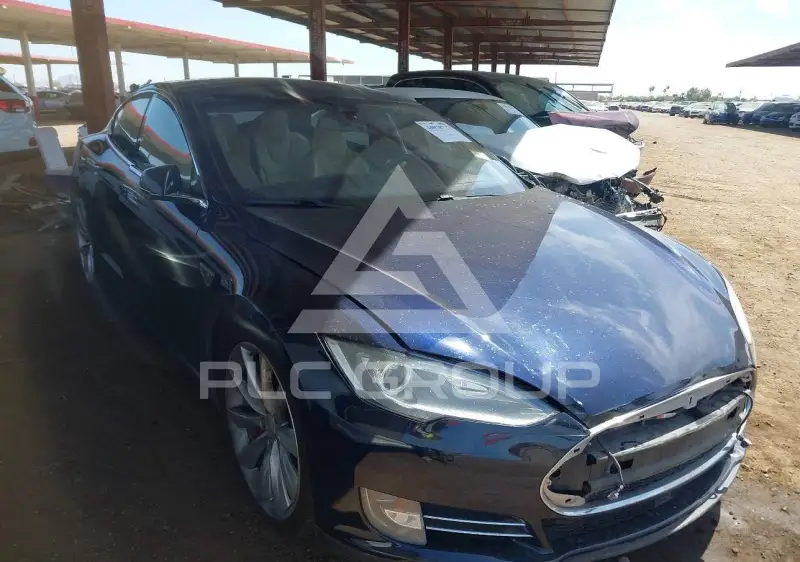 2015 Tesla Model S фото