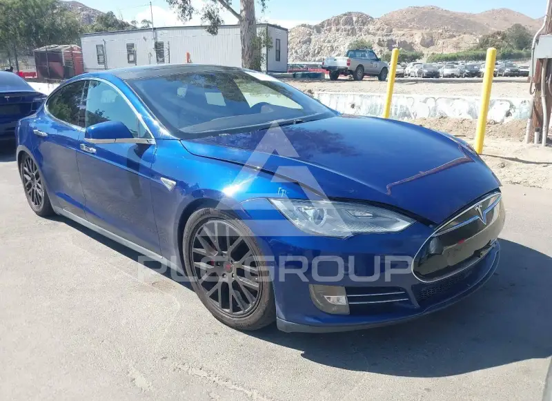2015 Tesla Model S фото