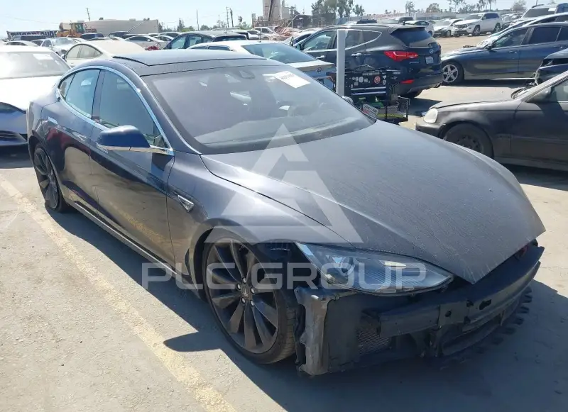 2015 Tesla Model S фото