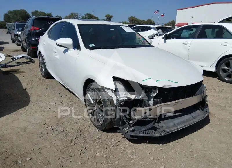 2015 Lexus IS250 photo