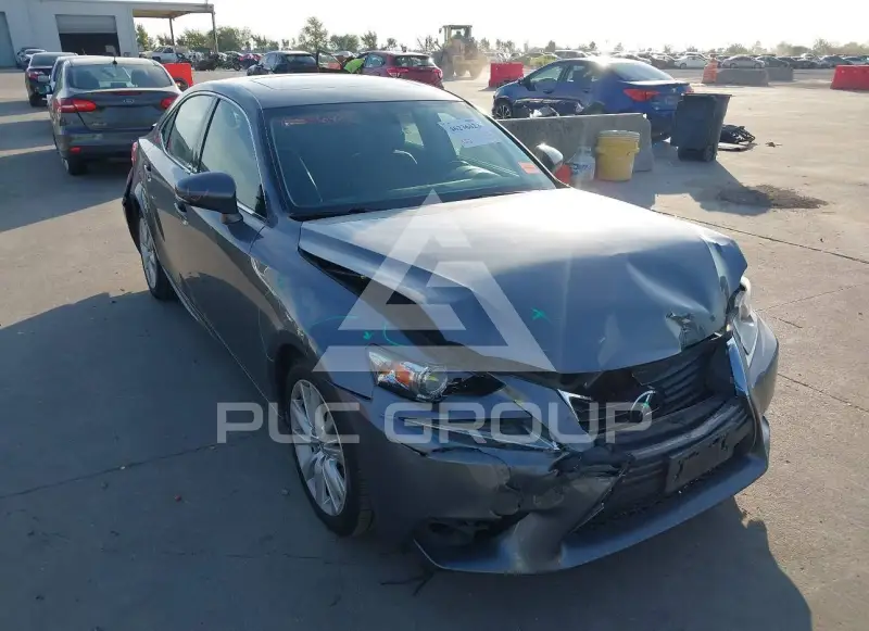 2015 Lexus IS250 photo