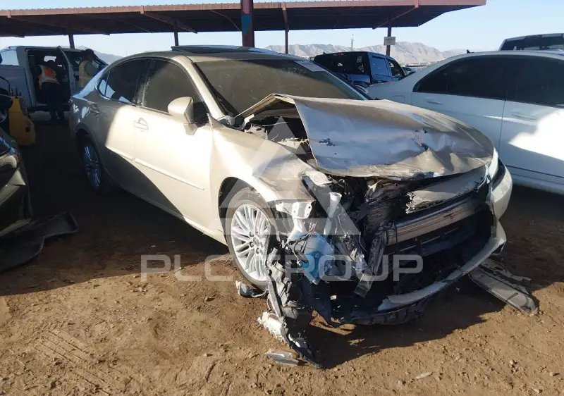2015 Lexus ES350 photo