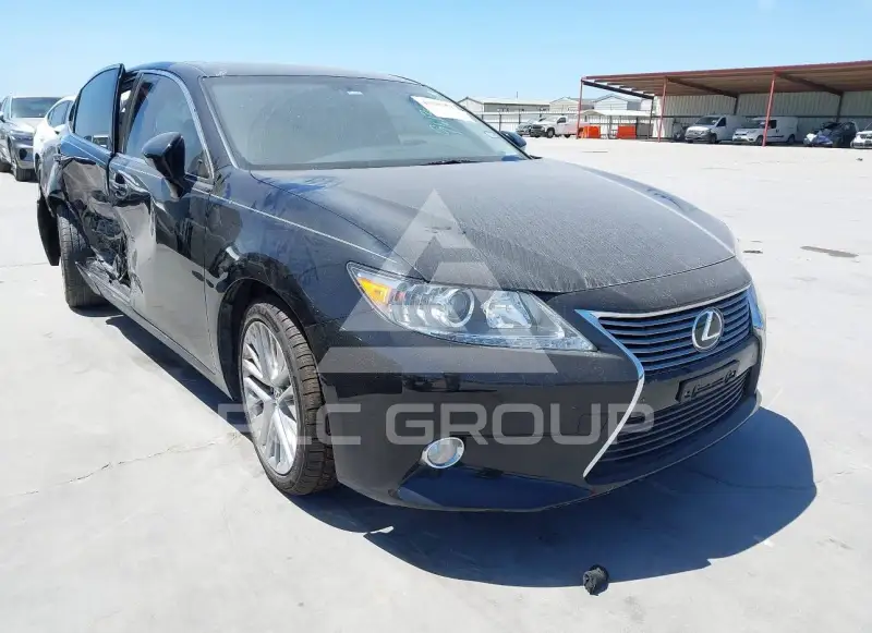 2015 Lexus ES350 photo
