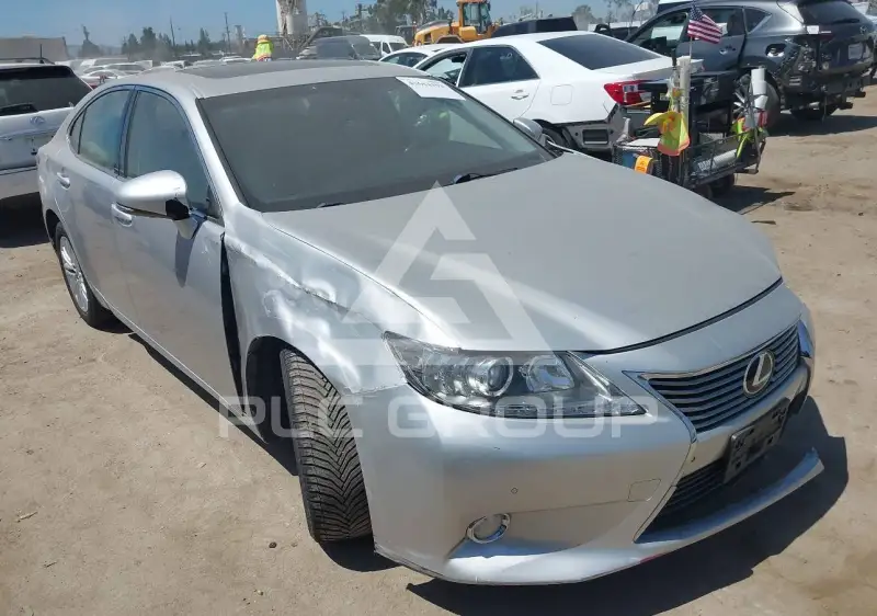2015 Lexus ES350 фото