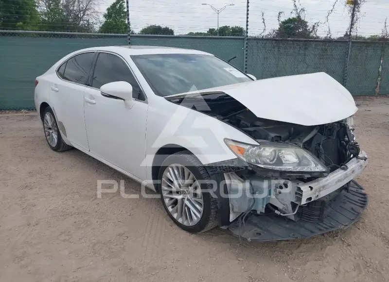 2015 Lexus ES350 photo