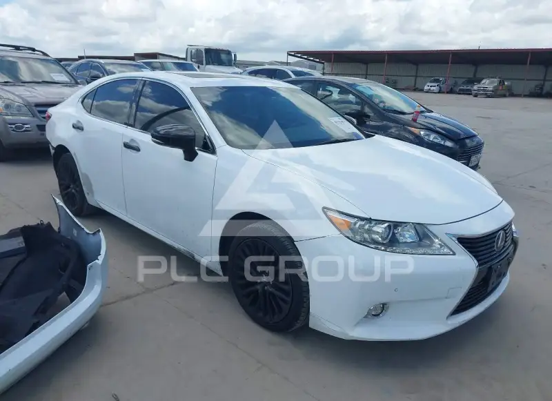 2015 Lexus ES350 photo