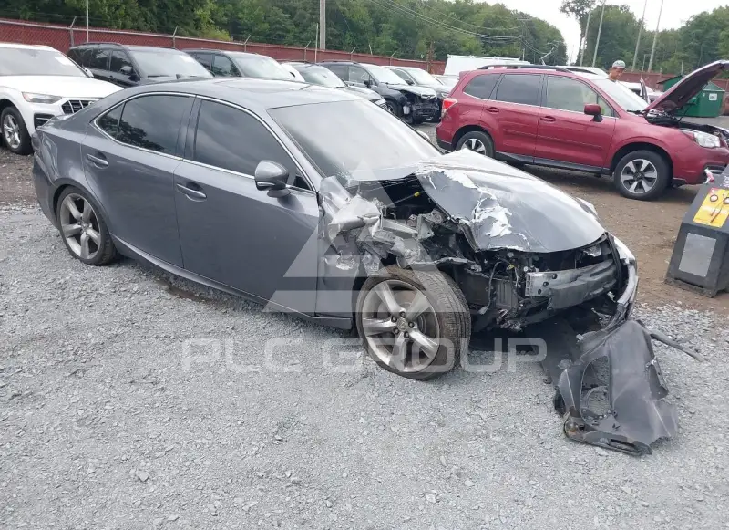2015 Lexus IS350 photo