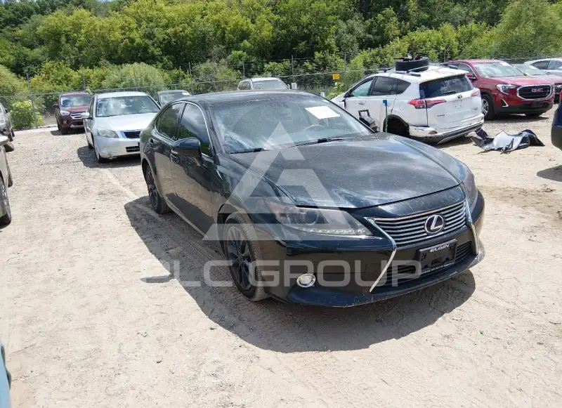 2015 Lexus ES300 photo