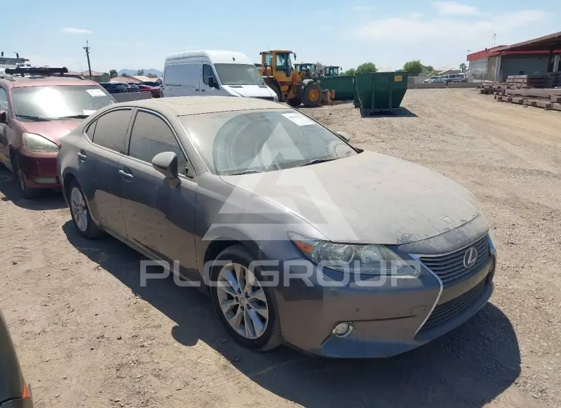 2015 Lexus ES300 photo