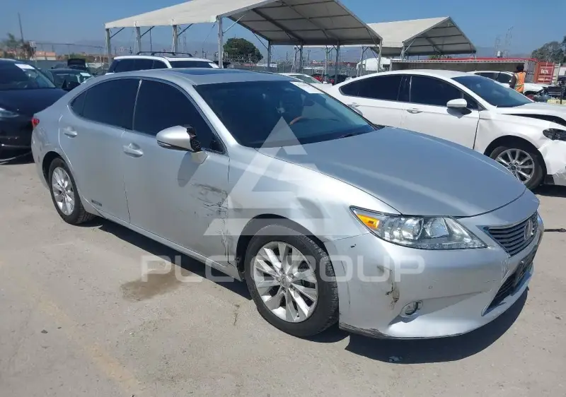 2015 Lexus ES300 photo