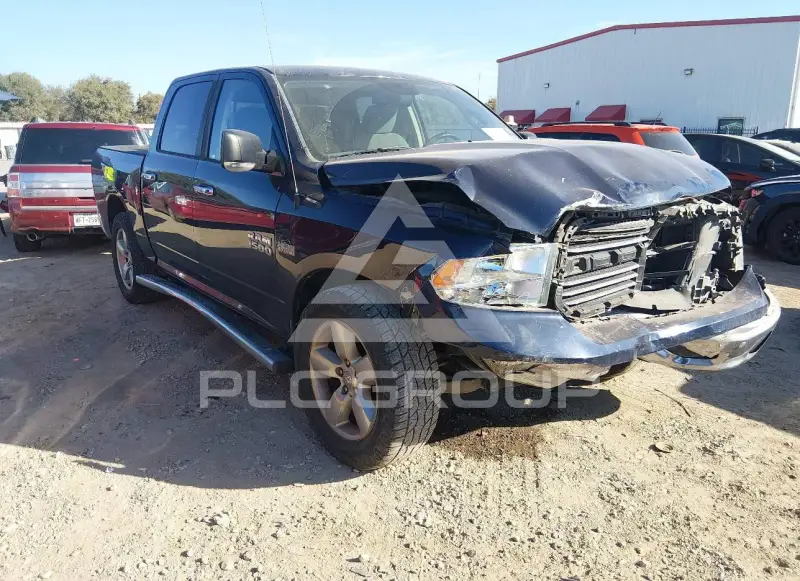2015 RAM 1500 photo