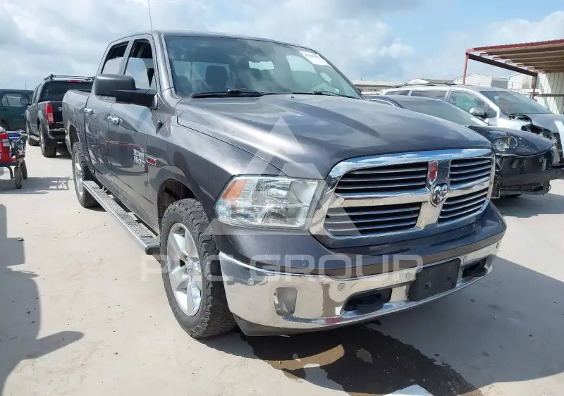 2015 RAM 1500 photo