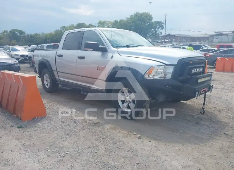 2015 RAM 1500 photo