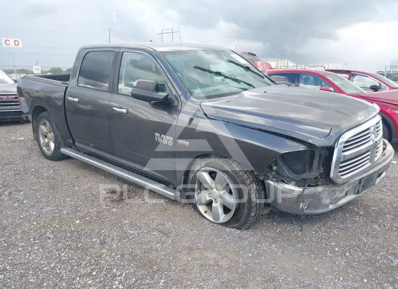 2015 RAM 1500 photo