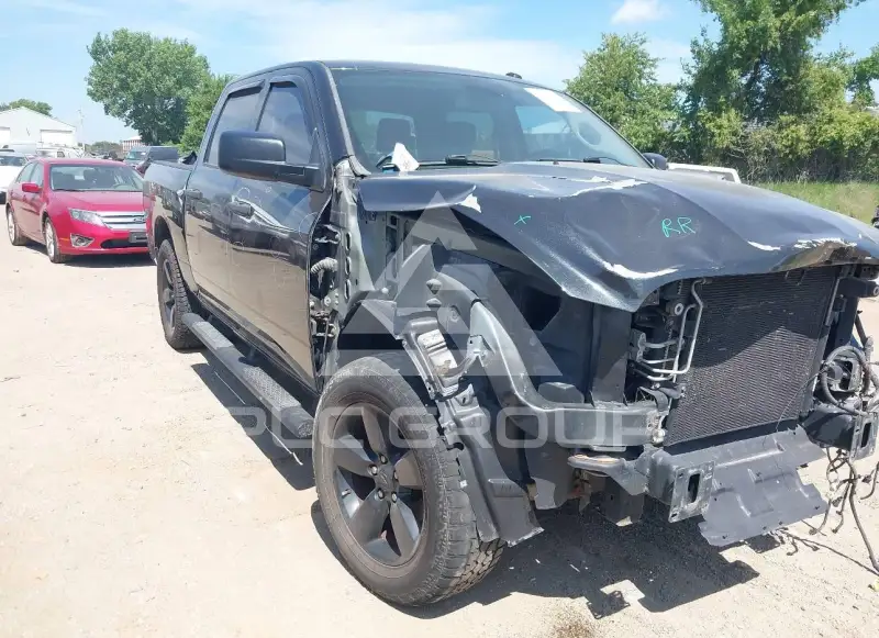 2015 RAM 1500 photo