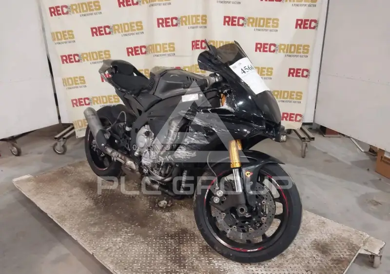 2015 Yamaha YZFR1 фото