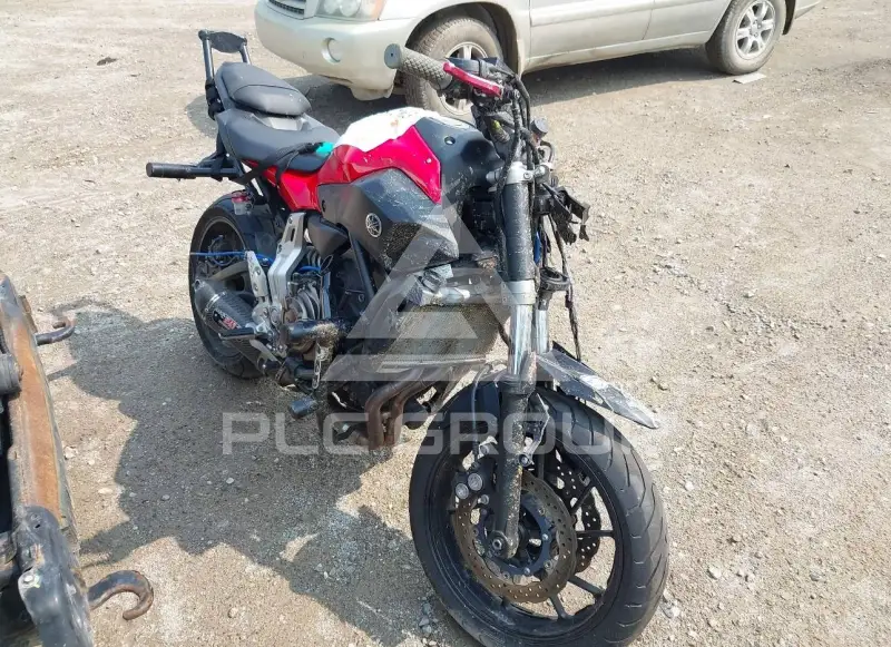 2015 Yamaha FZ07 фото