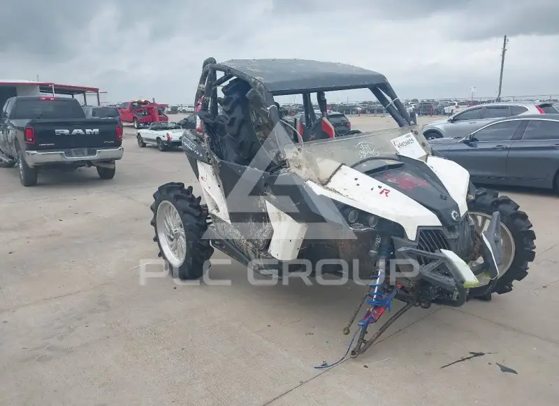 2015 Can-AM MAVERICK фото