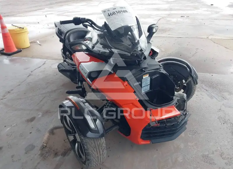 2015 Can-AM SPYDER фото