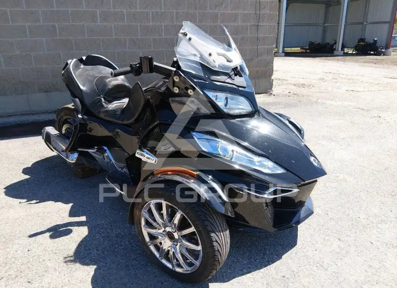 2015 Can-AM SPYDER фото